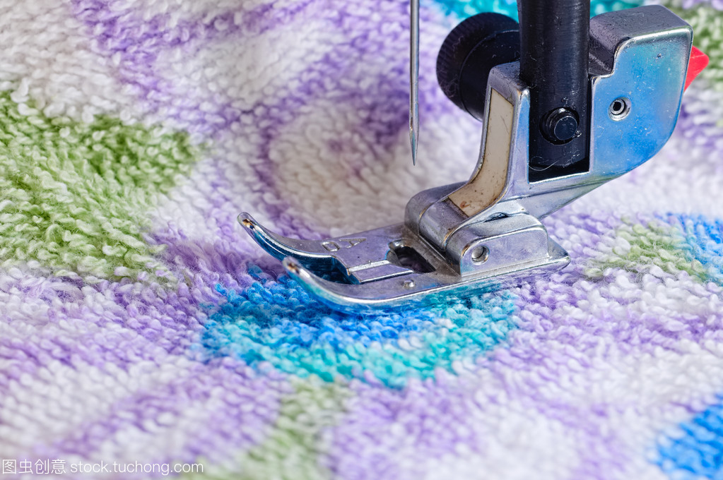 針線交響曲 服飾研發中縫紉機針與織物的微觀對話